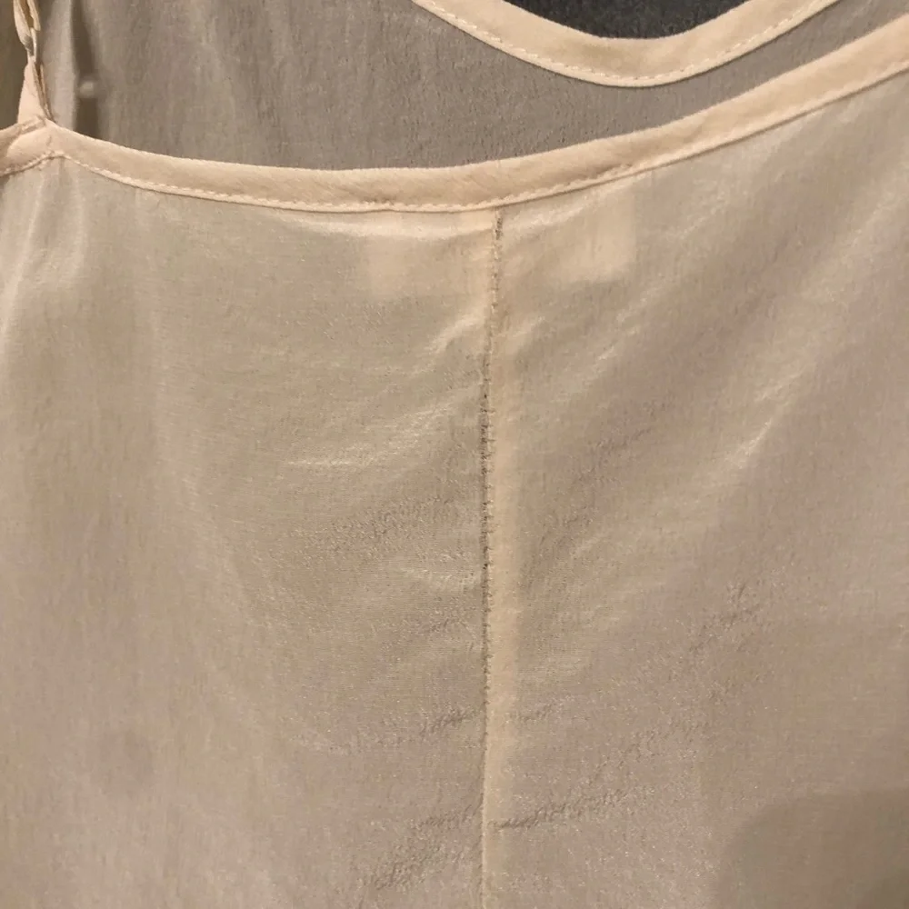 SOLD -Wilfred 100% Silk Top - Picture 8 of 10